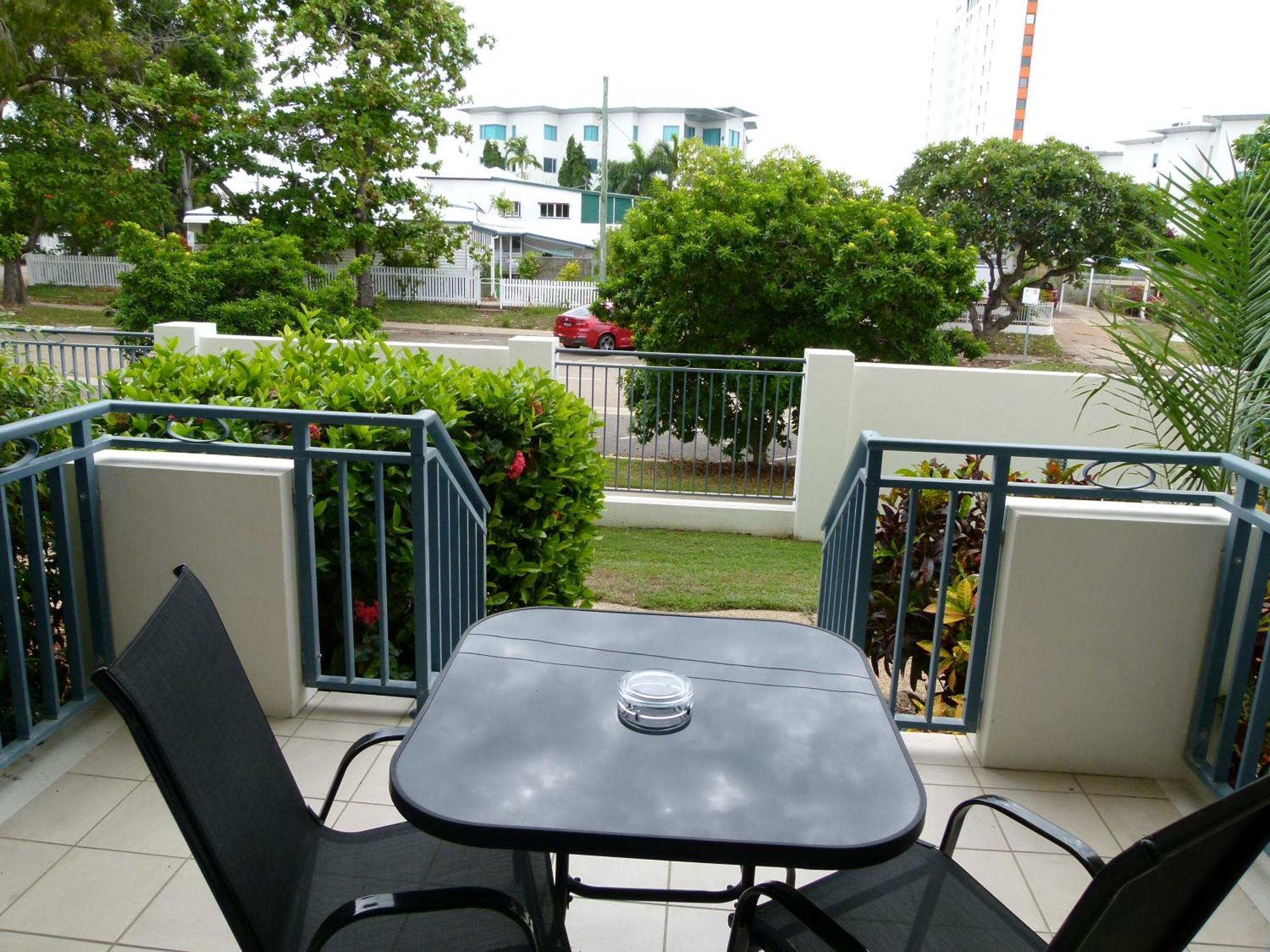 Madison Ocean Breeze Apartments Townsville Exterior photo