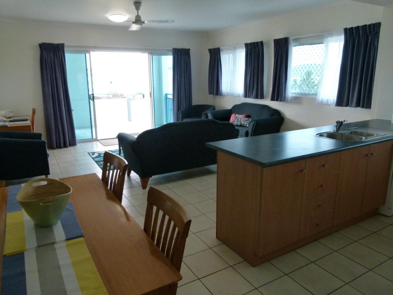 Madison Ocean Breeze Apartments Townsville Exterior photo